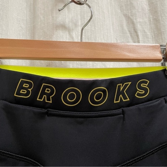 Brooks Running Black Run Within 7/8 Tight size medium - Picture 9 of 15